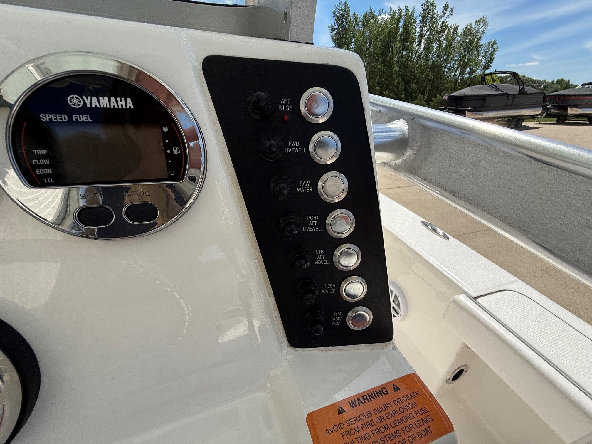 Dashboard of a 2021 Robalo 226 Cayman boat with Yamaha gauges.