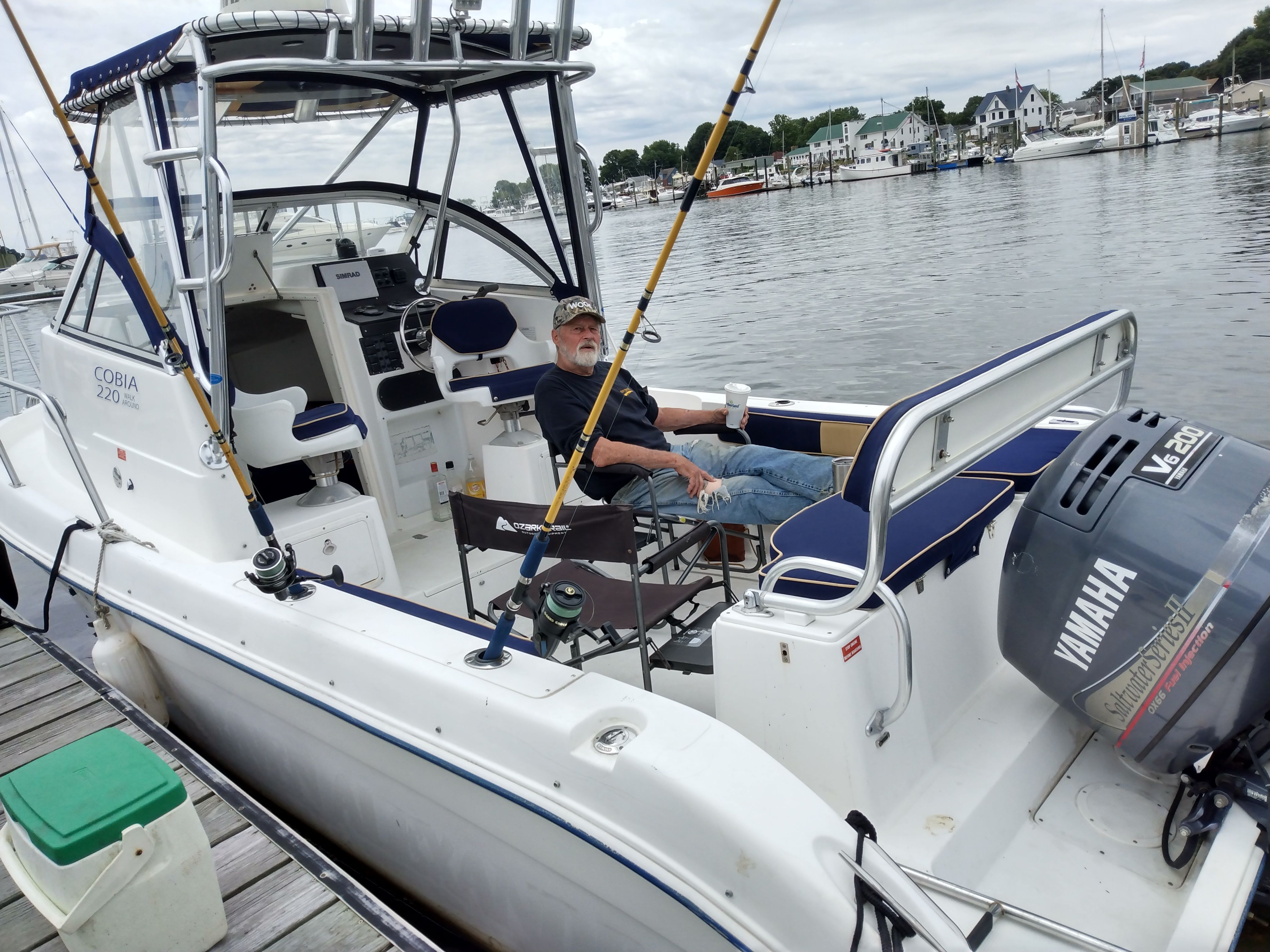 2000 Cobia 220 Walkaroud