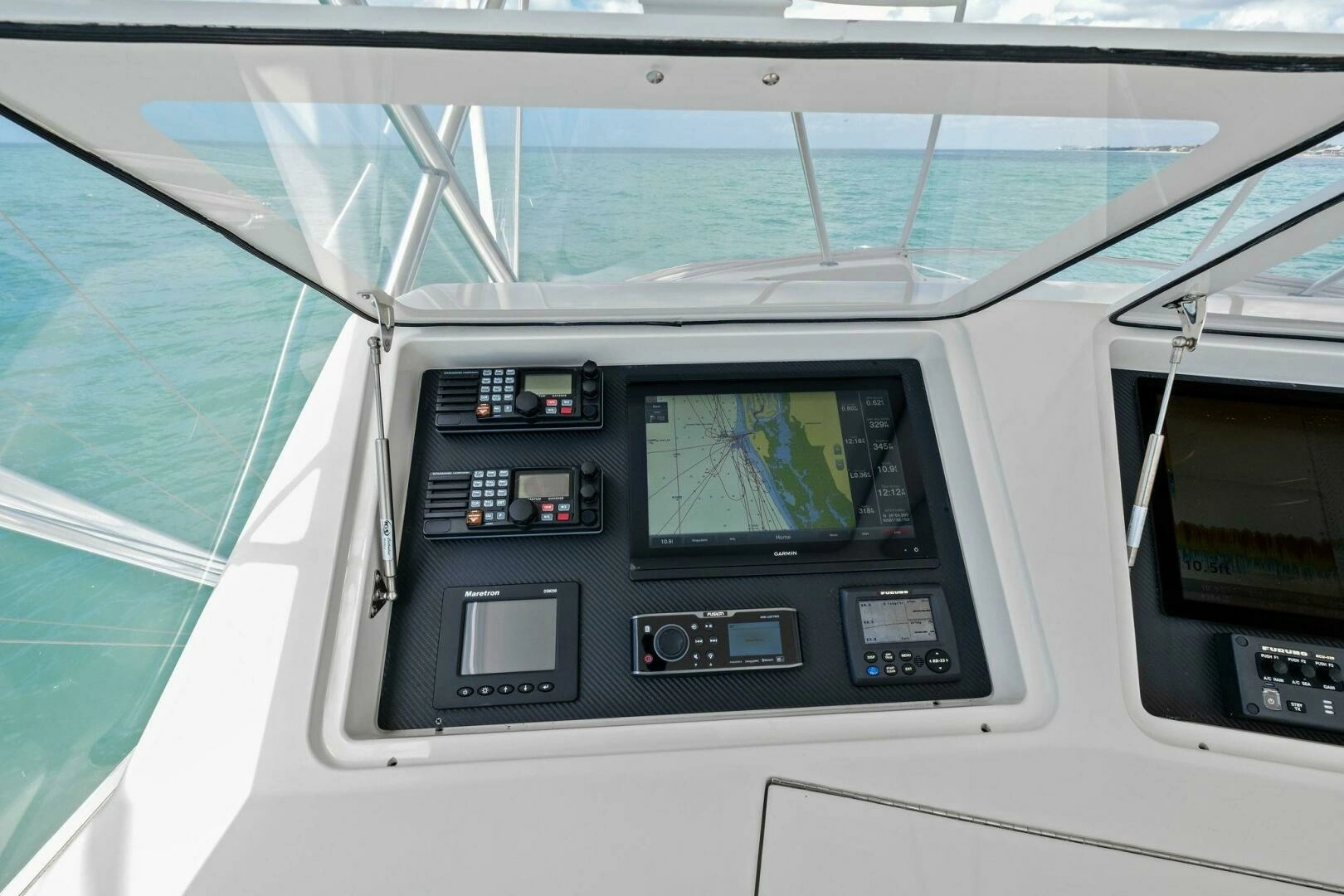2008 Viking 64 Convertible - Image 18