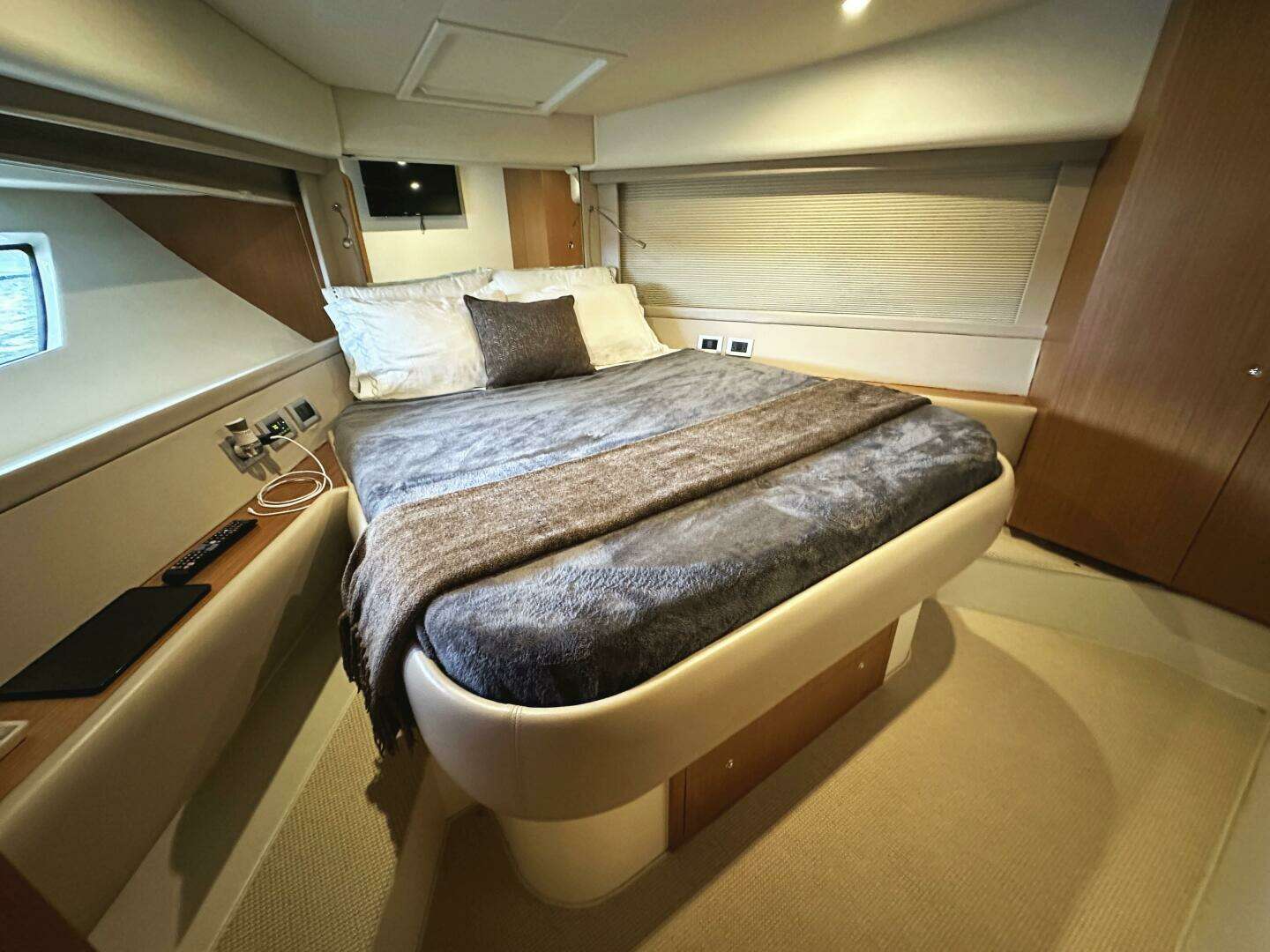 2014 Ferretti Yachts 530 - Image 32