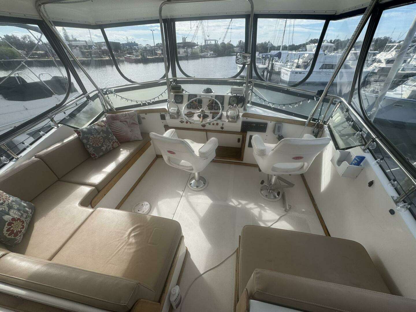 1987 President 41 Double Cabin Motor Yacht - Image 21