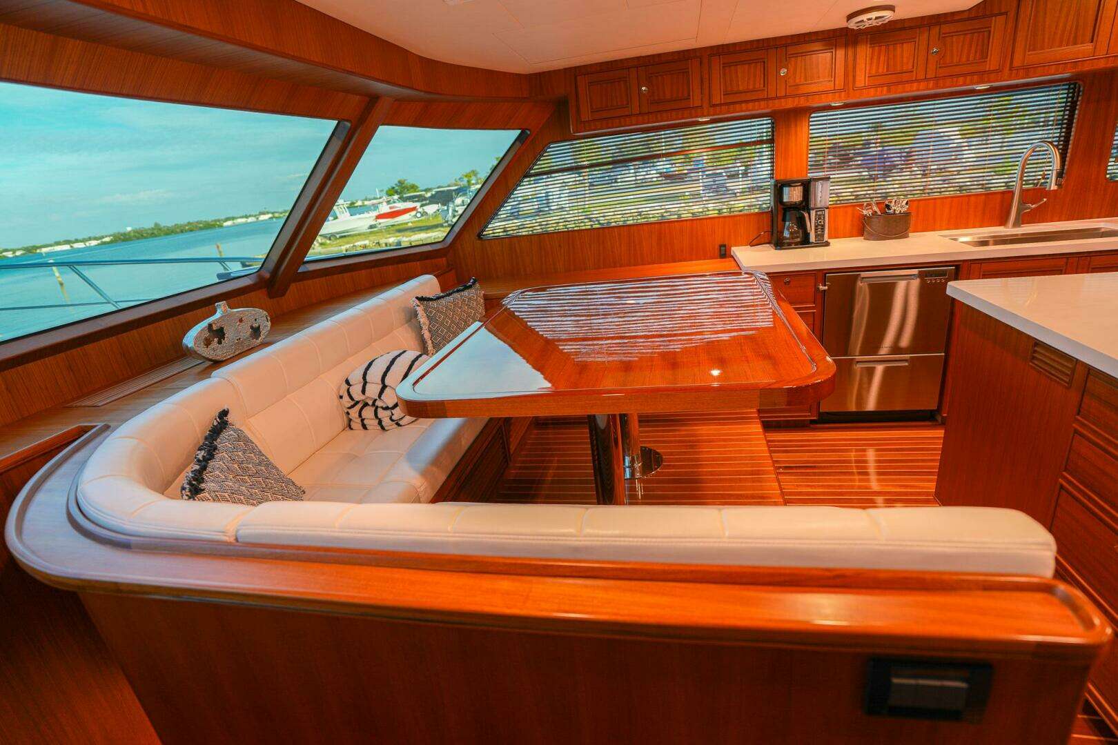 2025 Marlow Explorer 70E-CB - Image 22