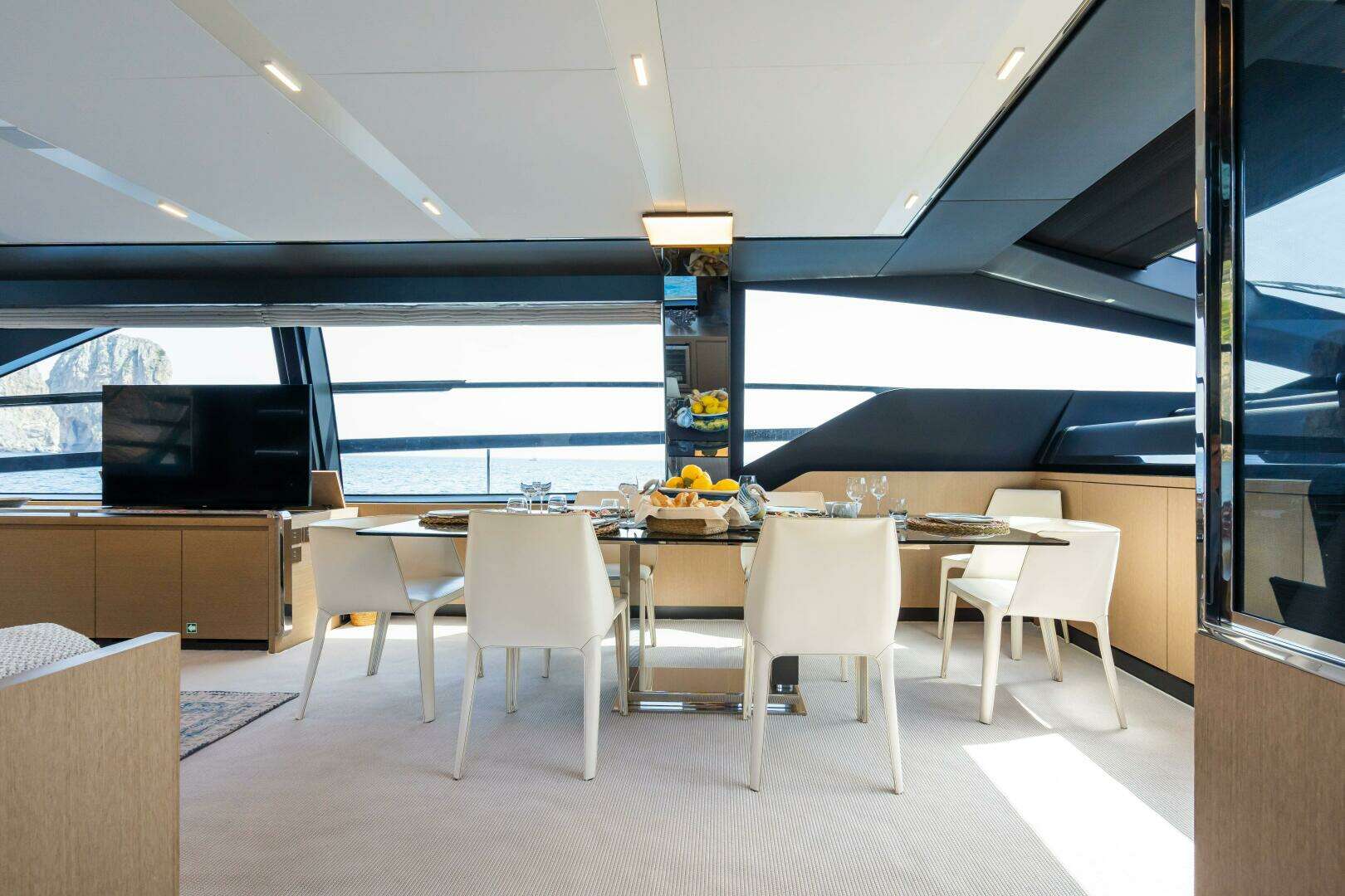 2021 Riva 88 Folgore - Image 14