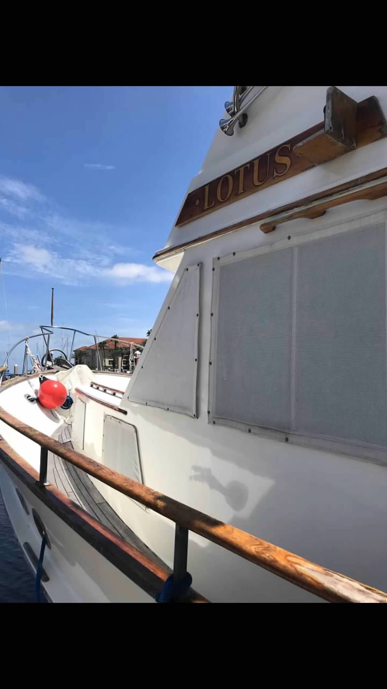 1983 Island Gypsy 44 Flush Deck - 44