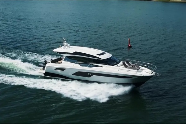 2018 Present Yachts 520S