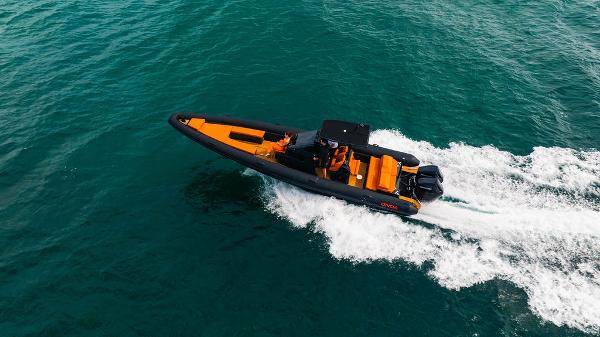2024 Onda Magna boat cruising on open water.