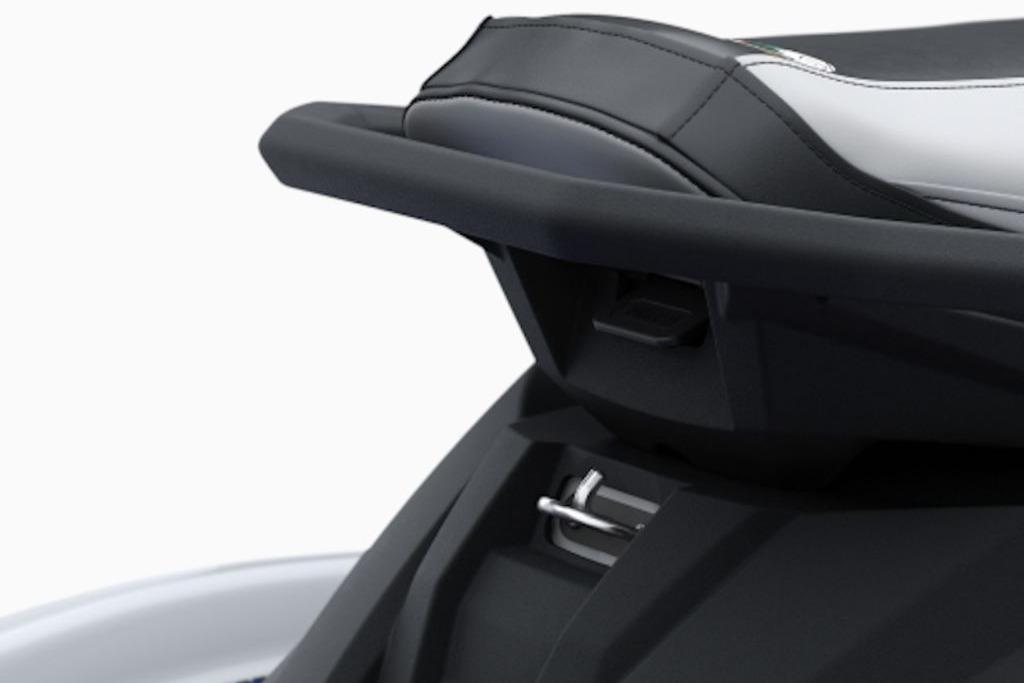 2026 Yamaha WaveRunner VX Deluxe seat and rear design detail.