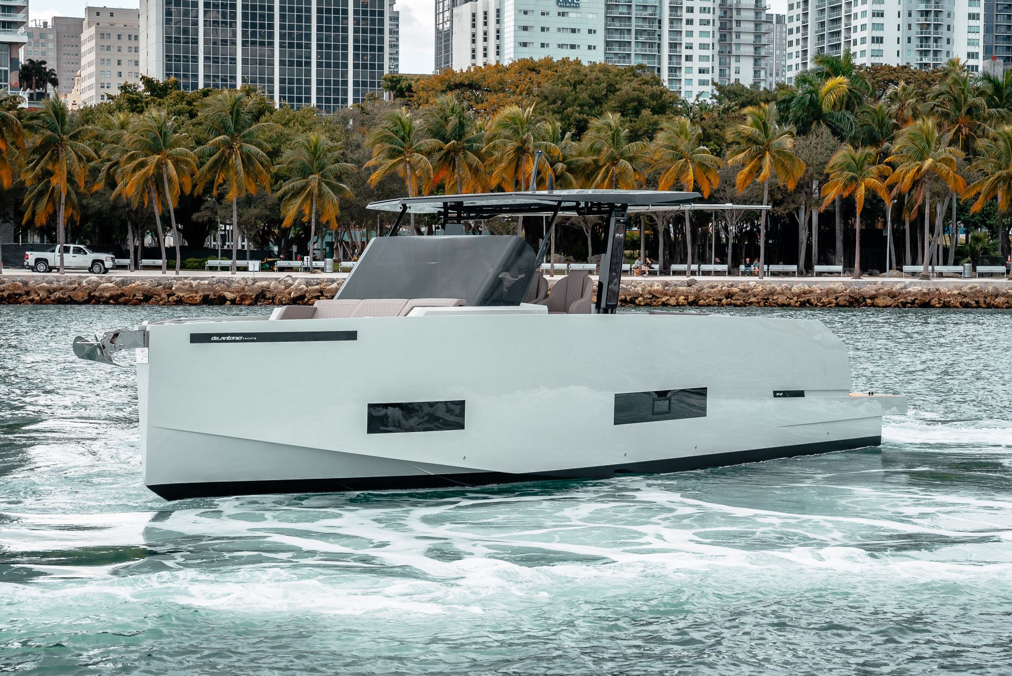 2025 De Antonio Yachts D42 Open - 4