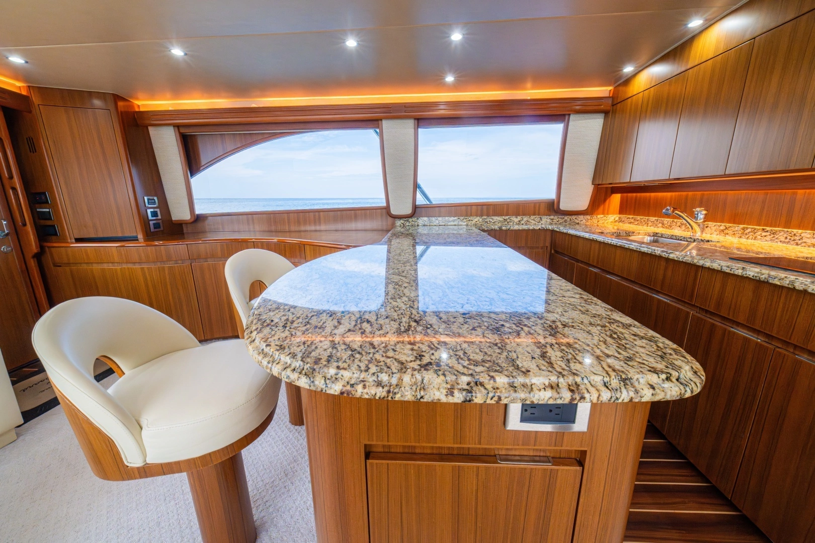 2012 Viking 60 Convertible - Image 32
