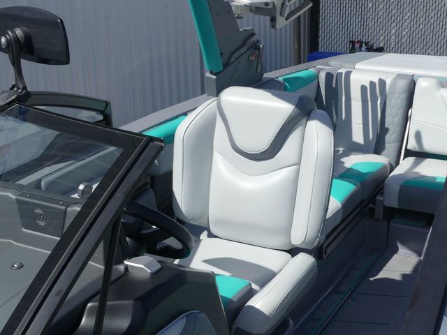 2022 Malibu M220 - 21