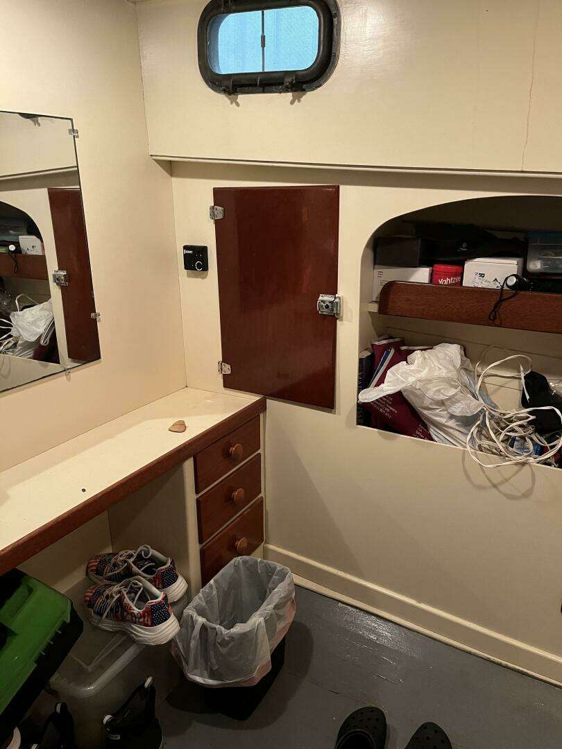 1976 Bass Harbor Boat Co Flybridge Cruiser - Image 22