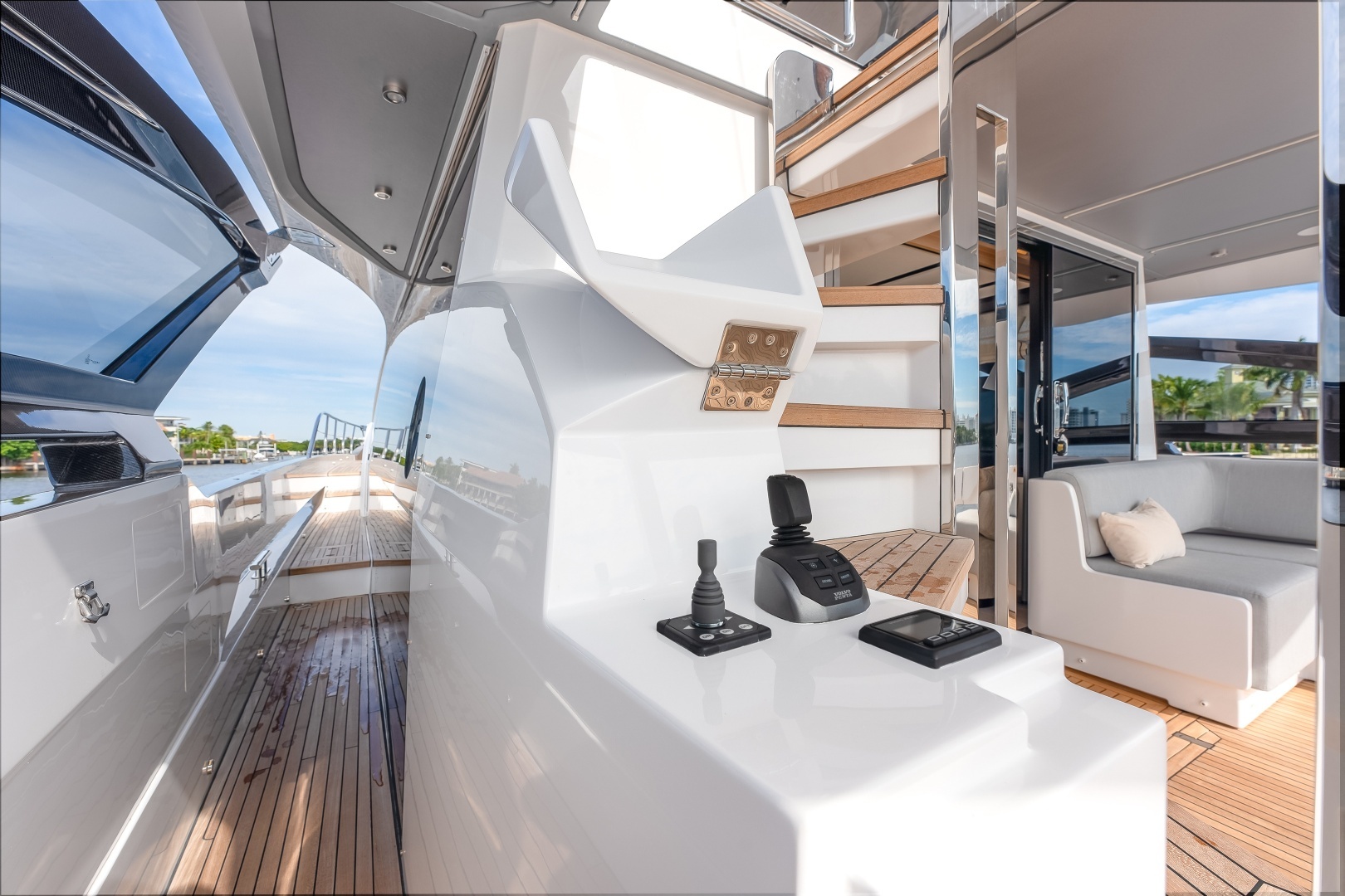2024 Azimut S8 - Image 17