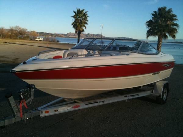 2006 Stingray 195LR 20' Stern-Drive Bowrider