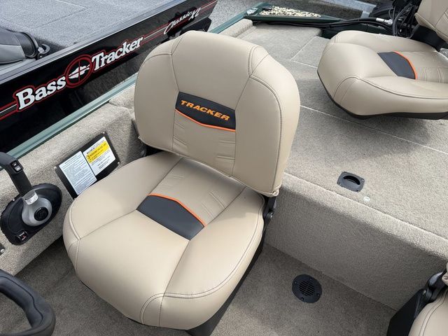 2026 Tracker Bass Tracker Classic Limited - 13