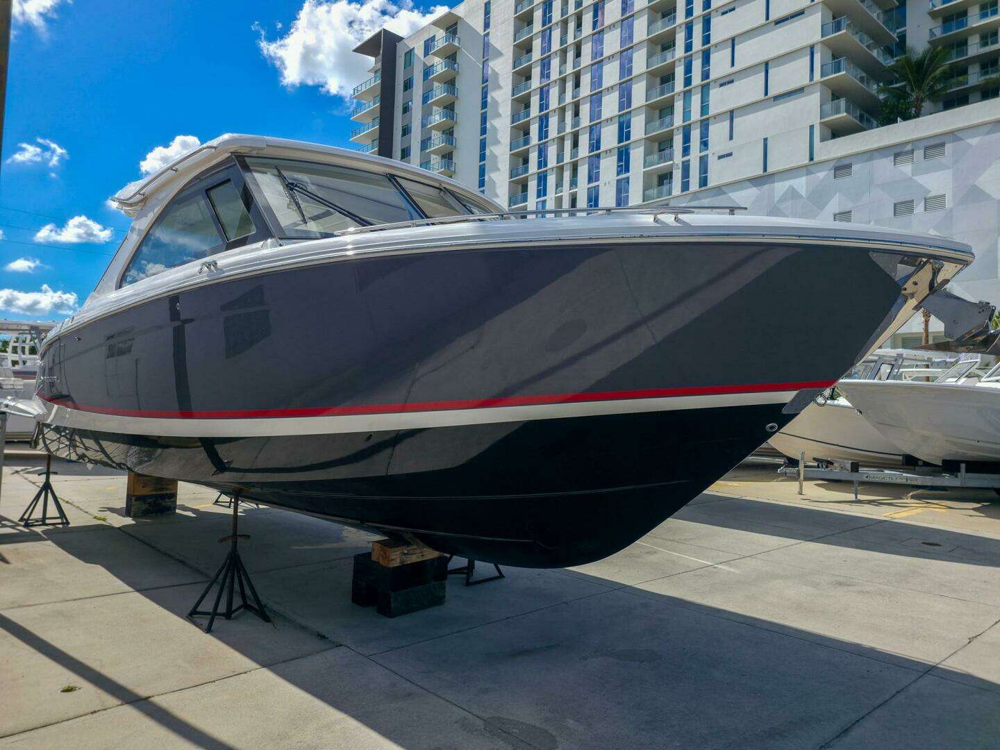 2025 Regal LX36 - Image 2
