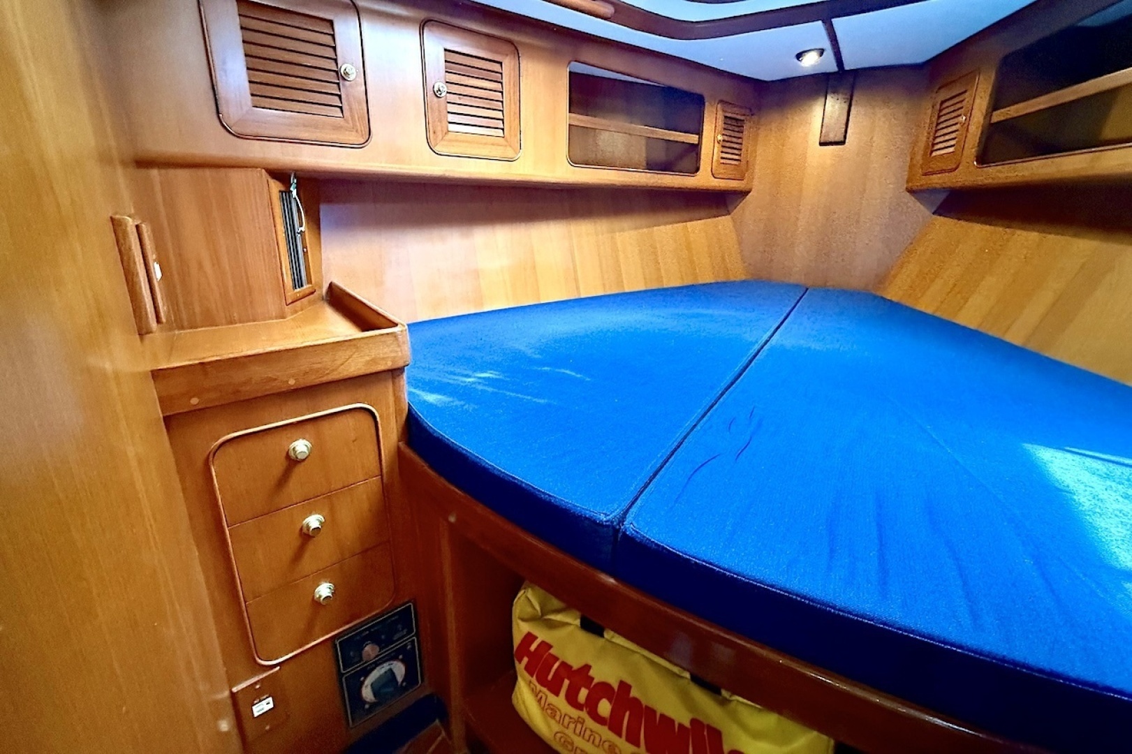 1998 Hylas 49 - Image 35