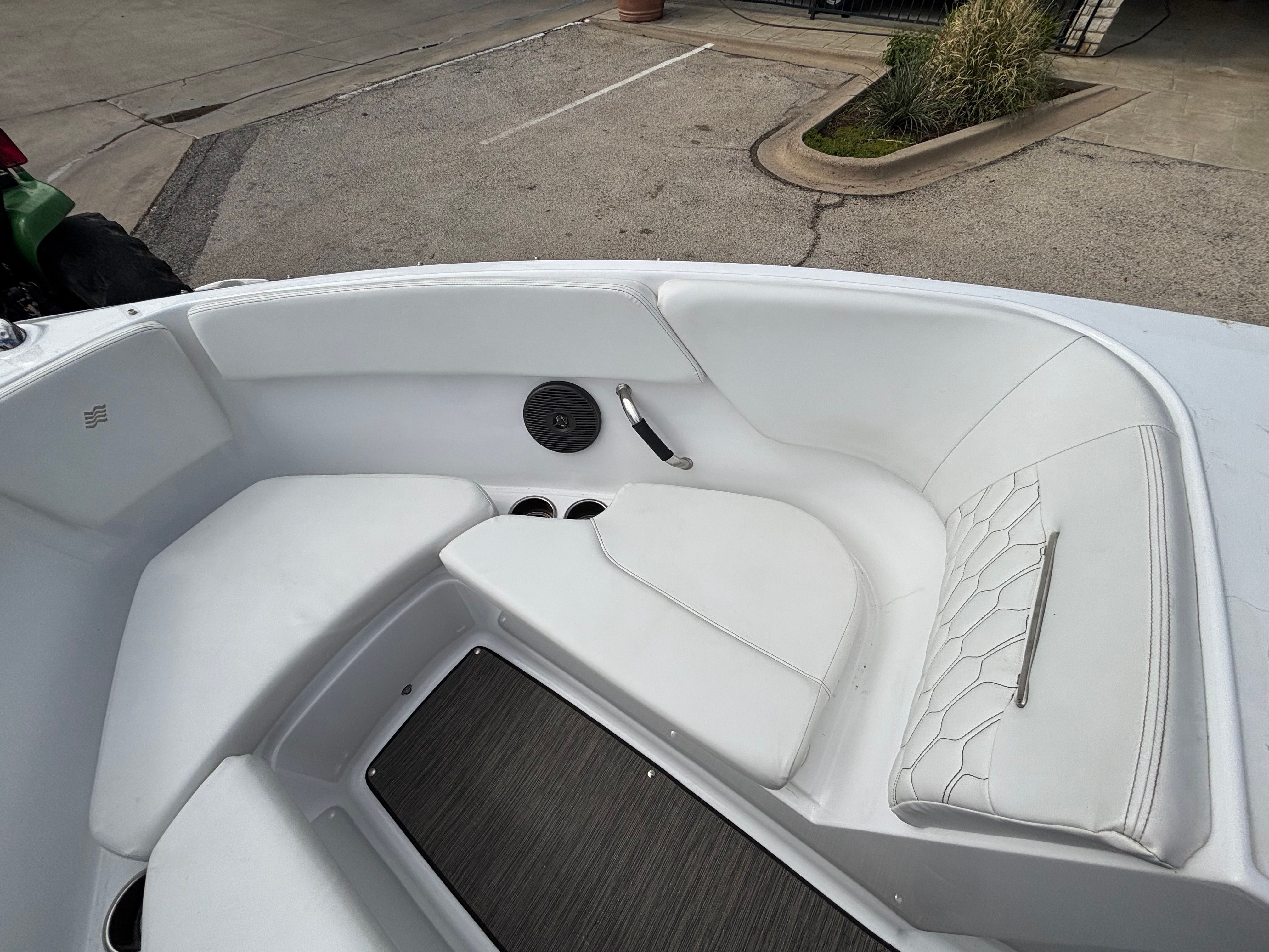 2023 FOUR WINNS H1 - Image 15