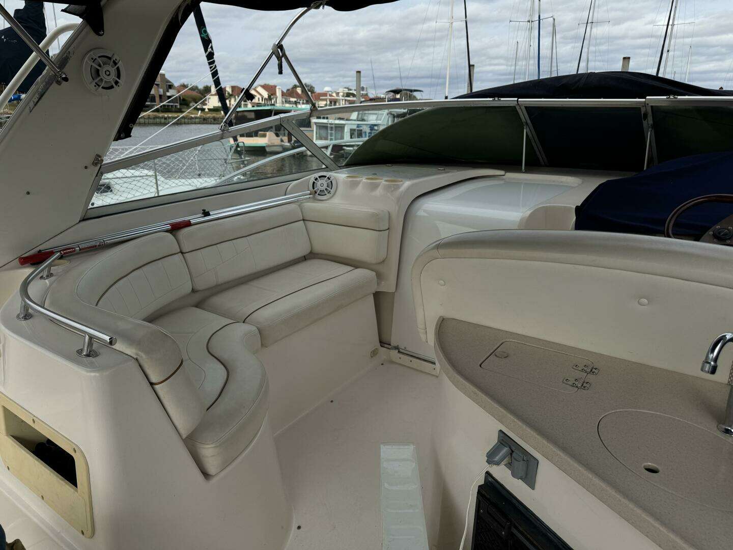 2002 Rinker 342 Fiesta Vee - Image 23