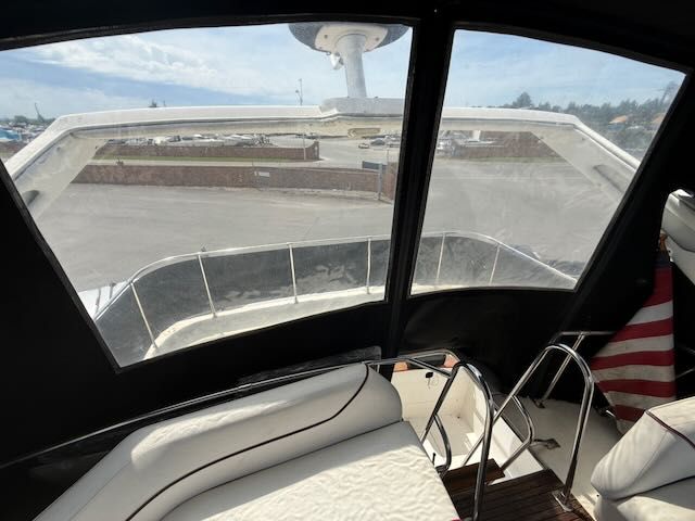 1990 Bayliner 3888 Motoryacht - 47