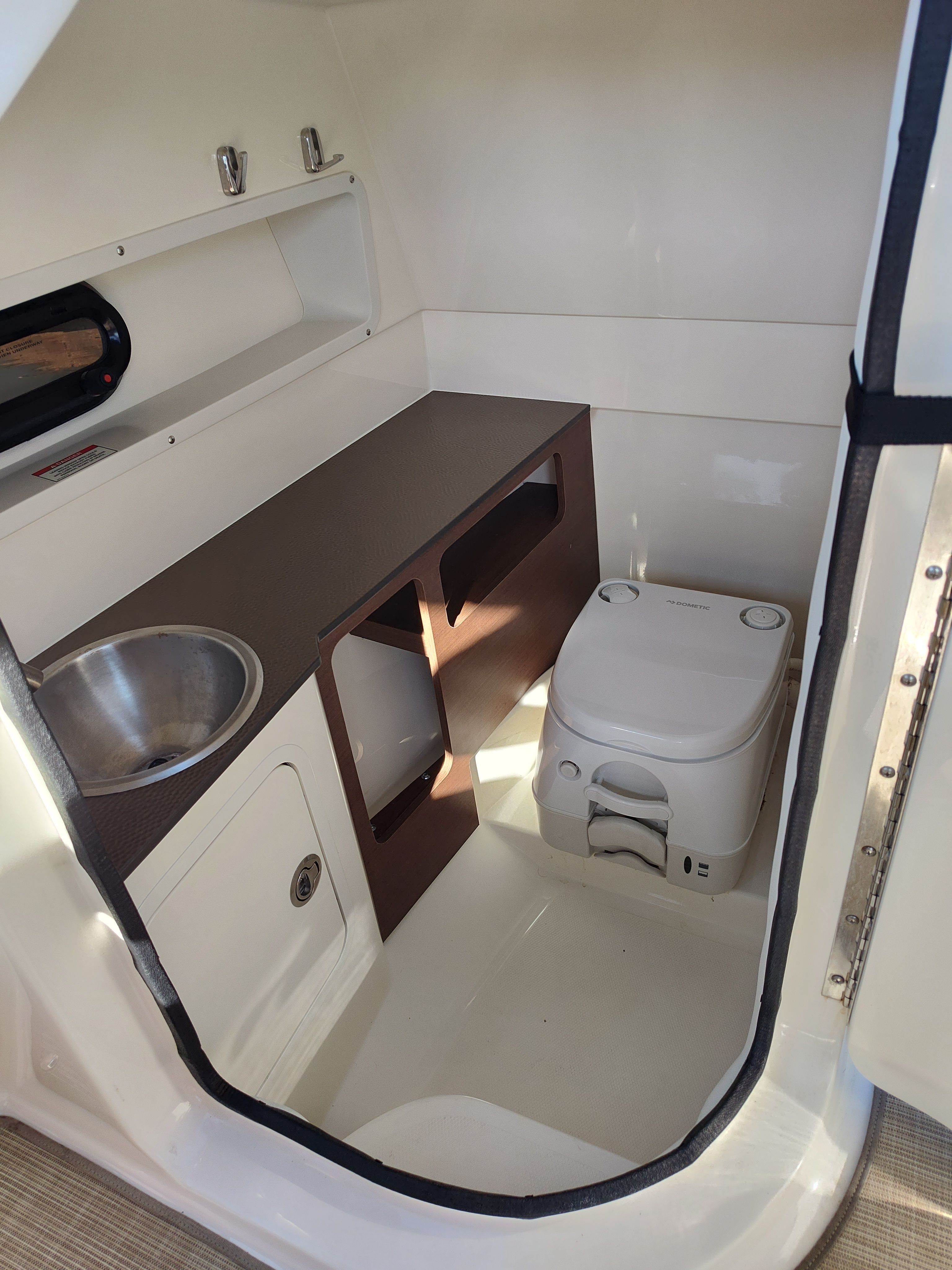 2018 Sea Ray SDX 270 Outboard - 8