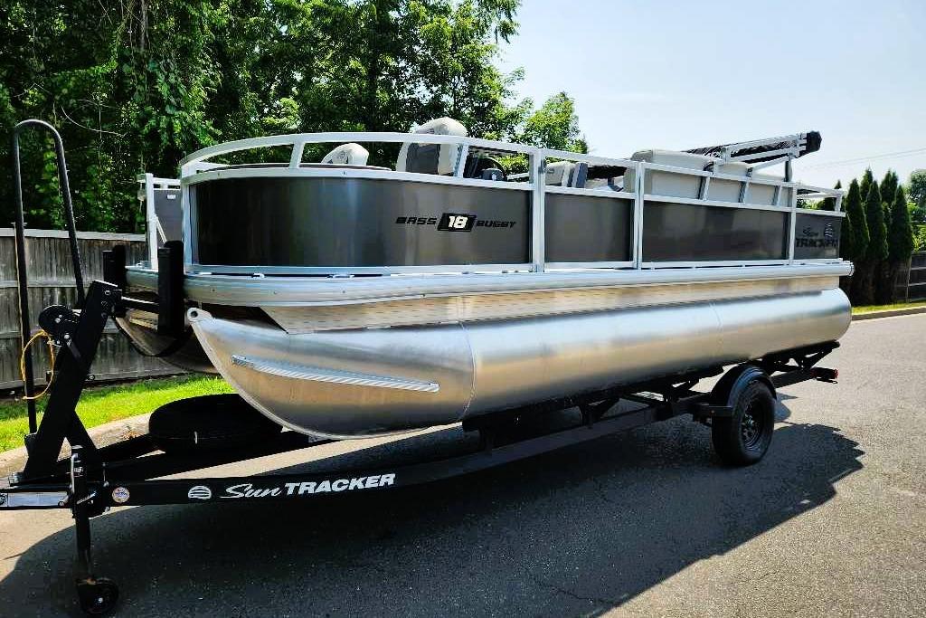 2026 Sun Tracker Bass Buggy 18 DLX