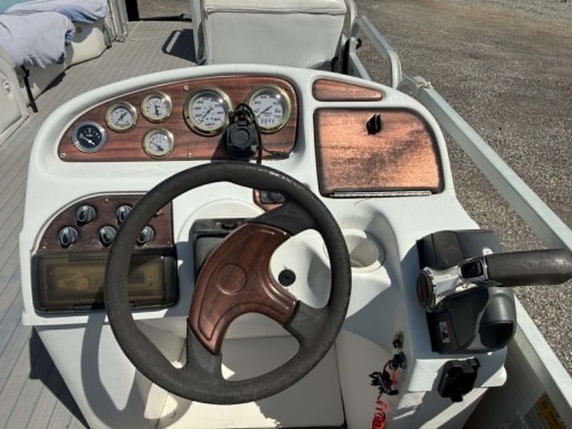 2001 Sundancer Poontoons 260D Legand - 5