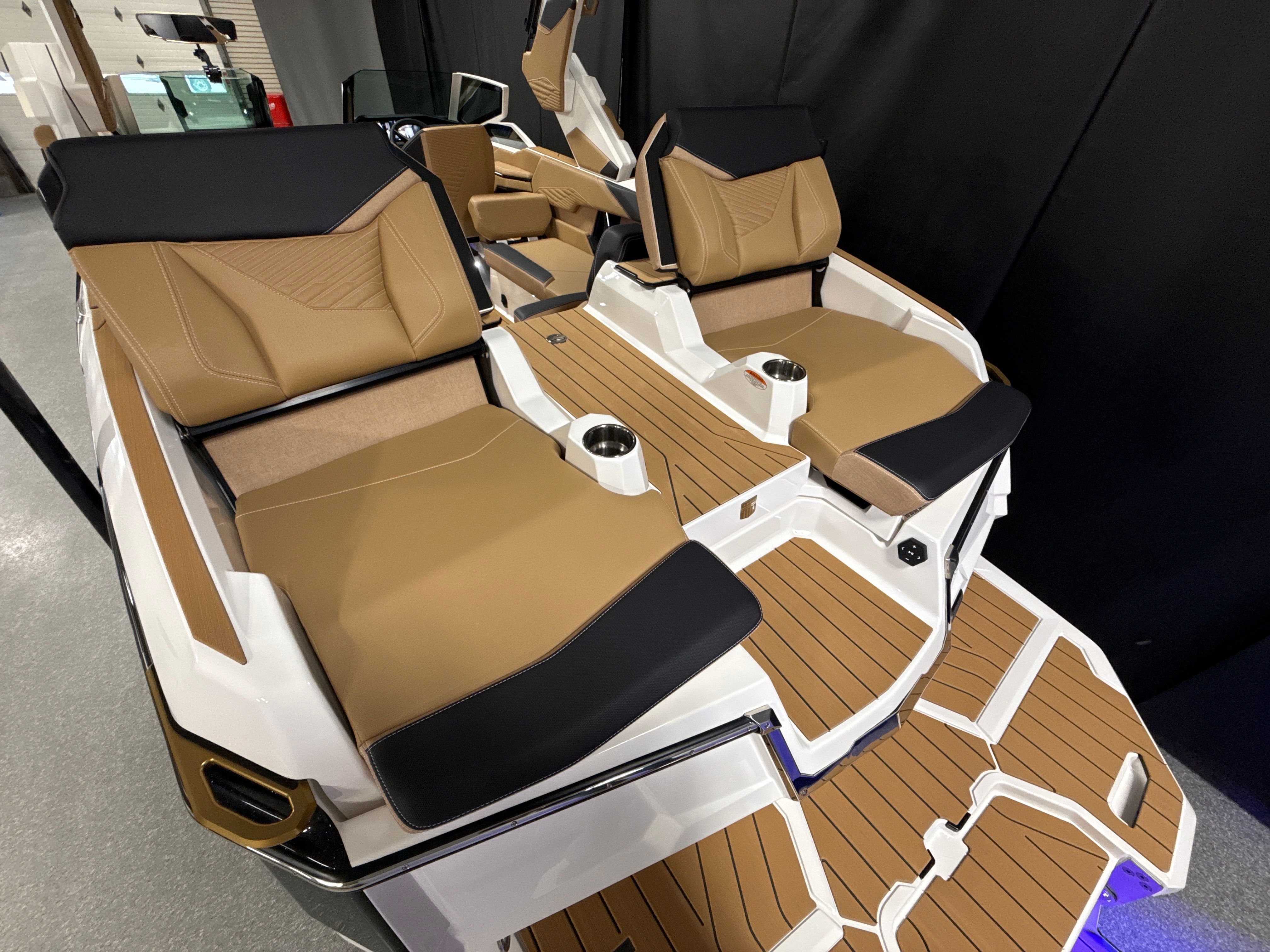 2026 MasterCraft X24 - 21