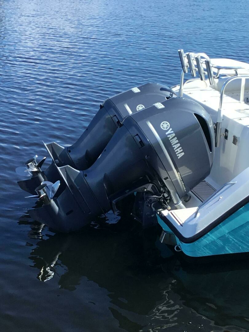 2004 Century 3200 Center Console - Image 3