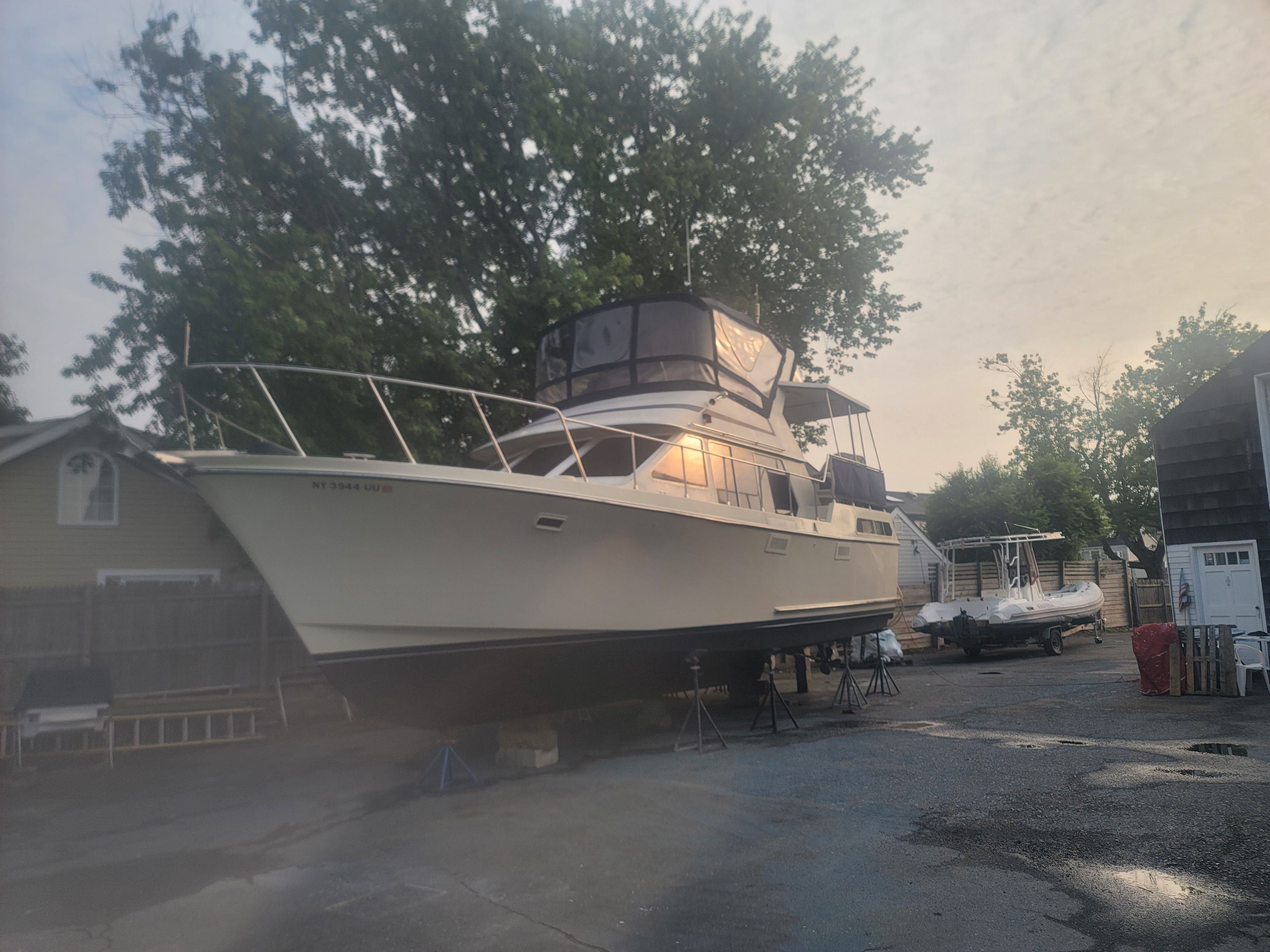 1986 Tollycraft Aft Cabin - 18
