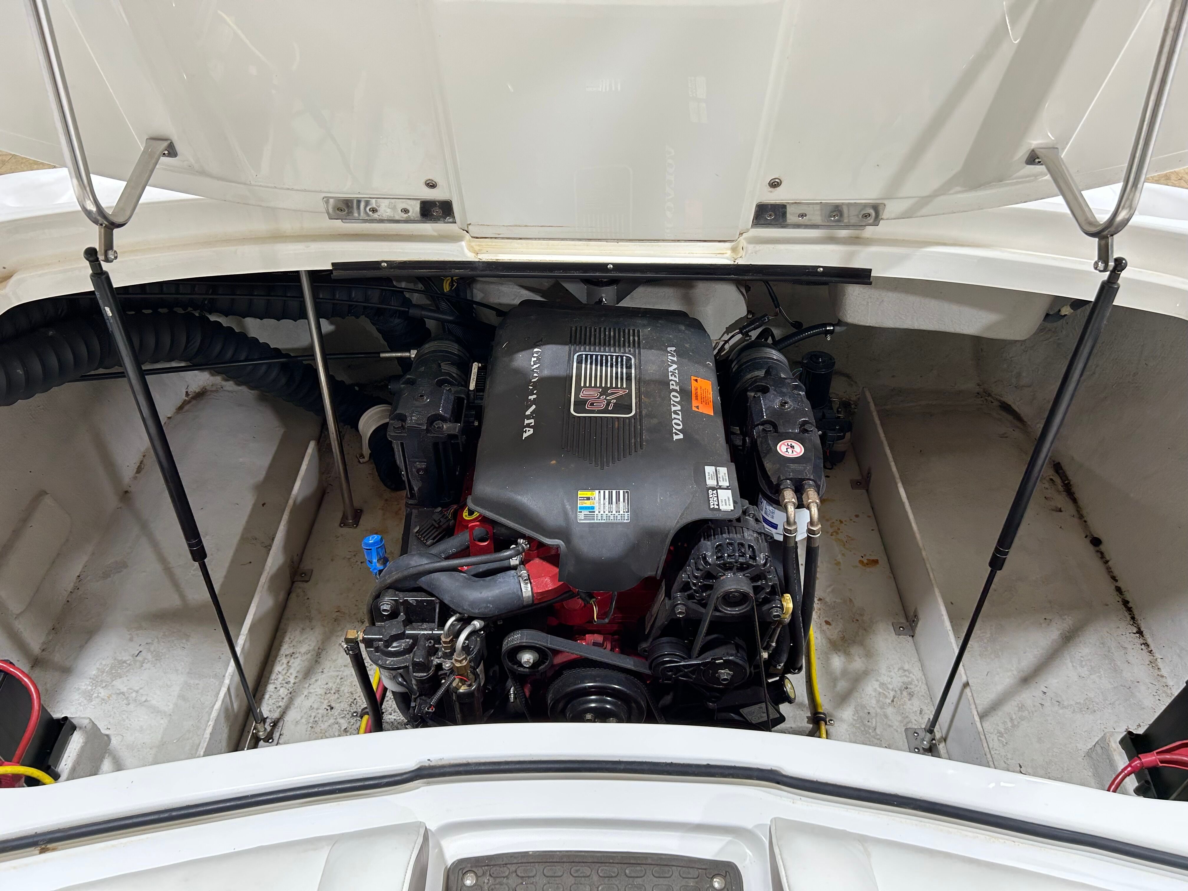 2004 COBALT 220 - Image 21