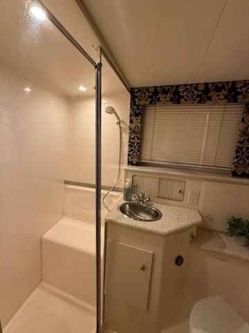 2000 Carver 356 Aft Cabin Motor Yacht - 20