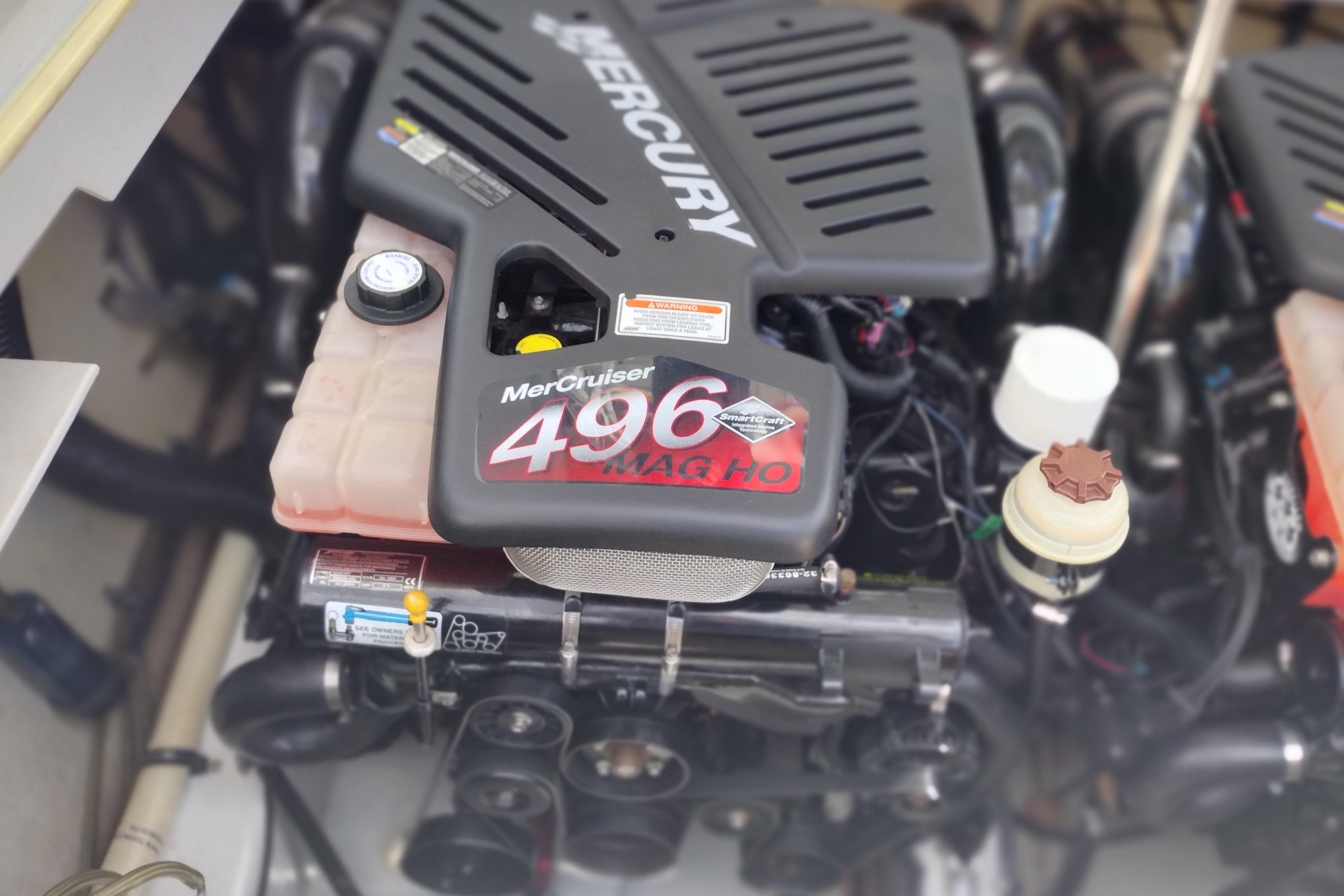 2006 Formula 353 FASTech boat engine, featuring a MerCruiser 496 MAG HO.