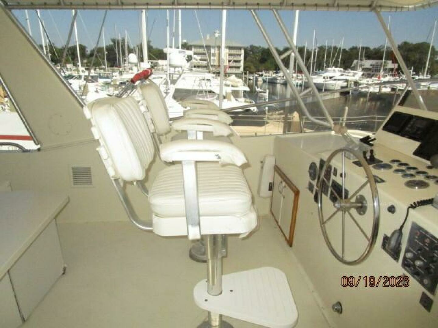 1986 Hatteras 63 CPMY - Image 15