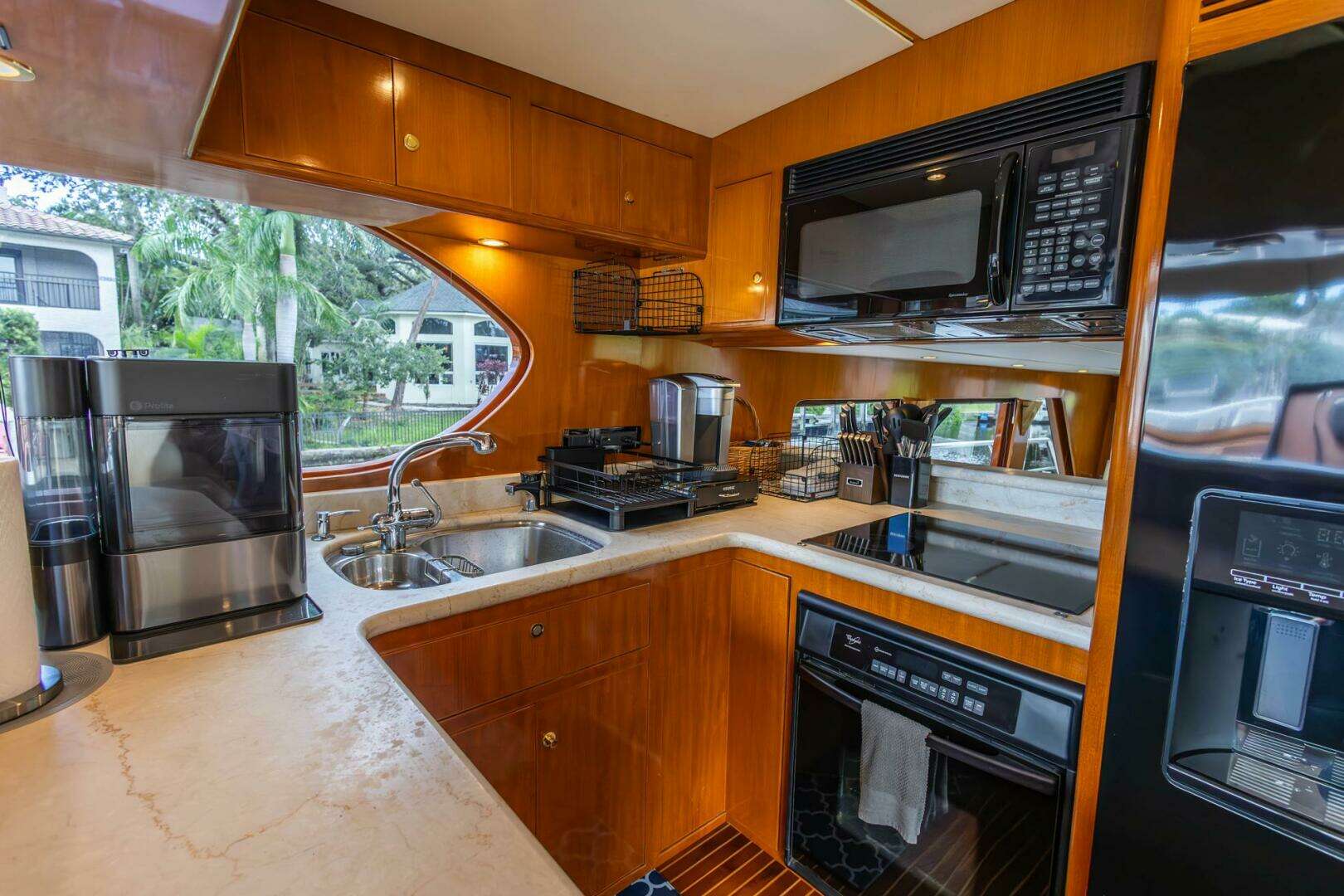 2005 Ocean Alexander Raised Pilothouse Flybridge Sedan - Image 13
