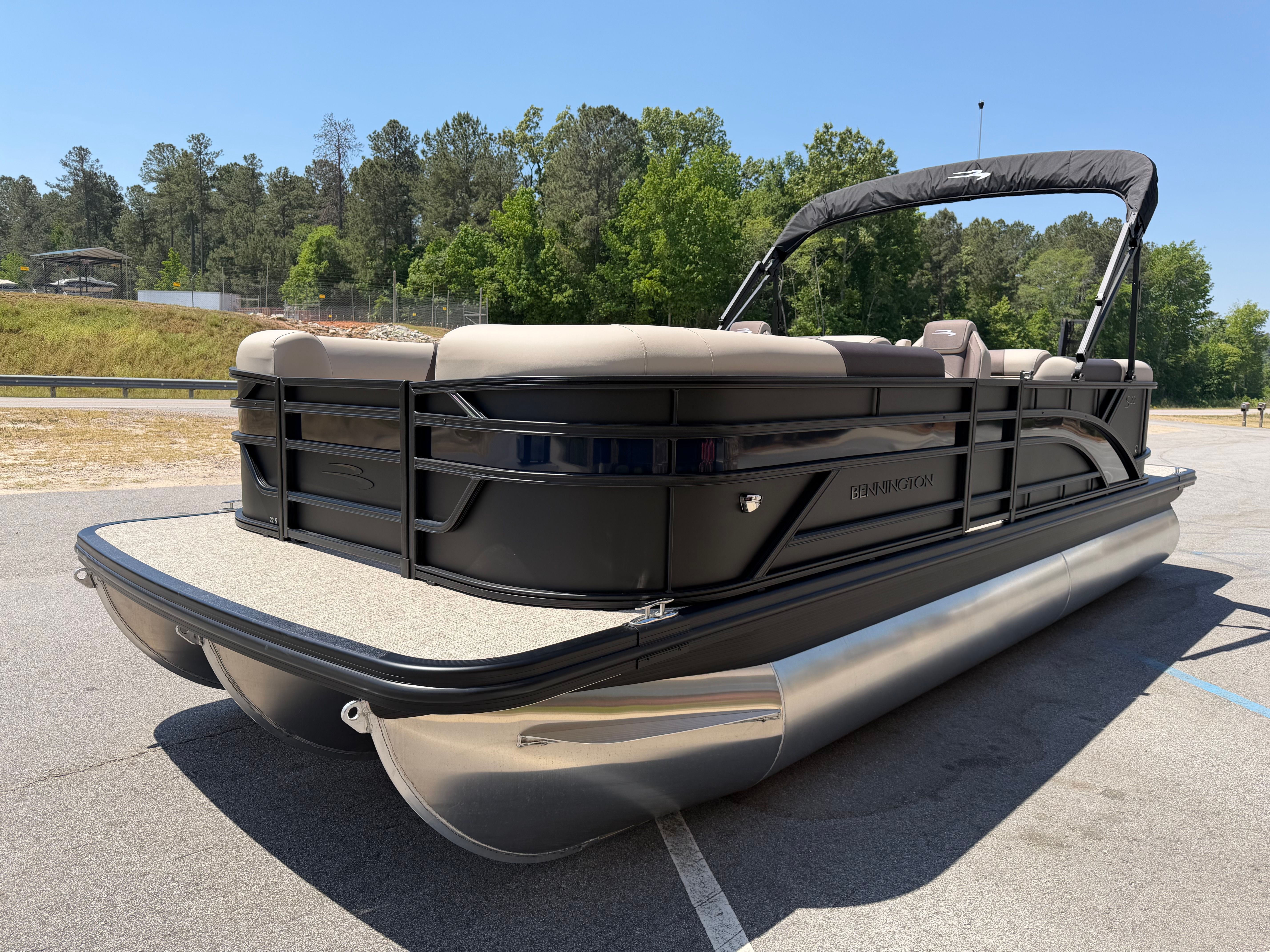 2026 BENNINGTON 22 SSR - Image 3