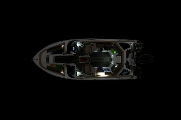 2025 Tahoe 210 S - 8