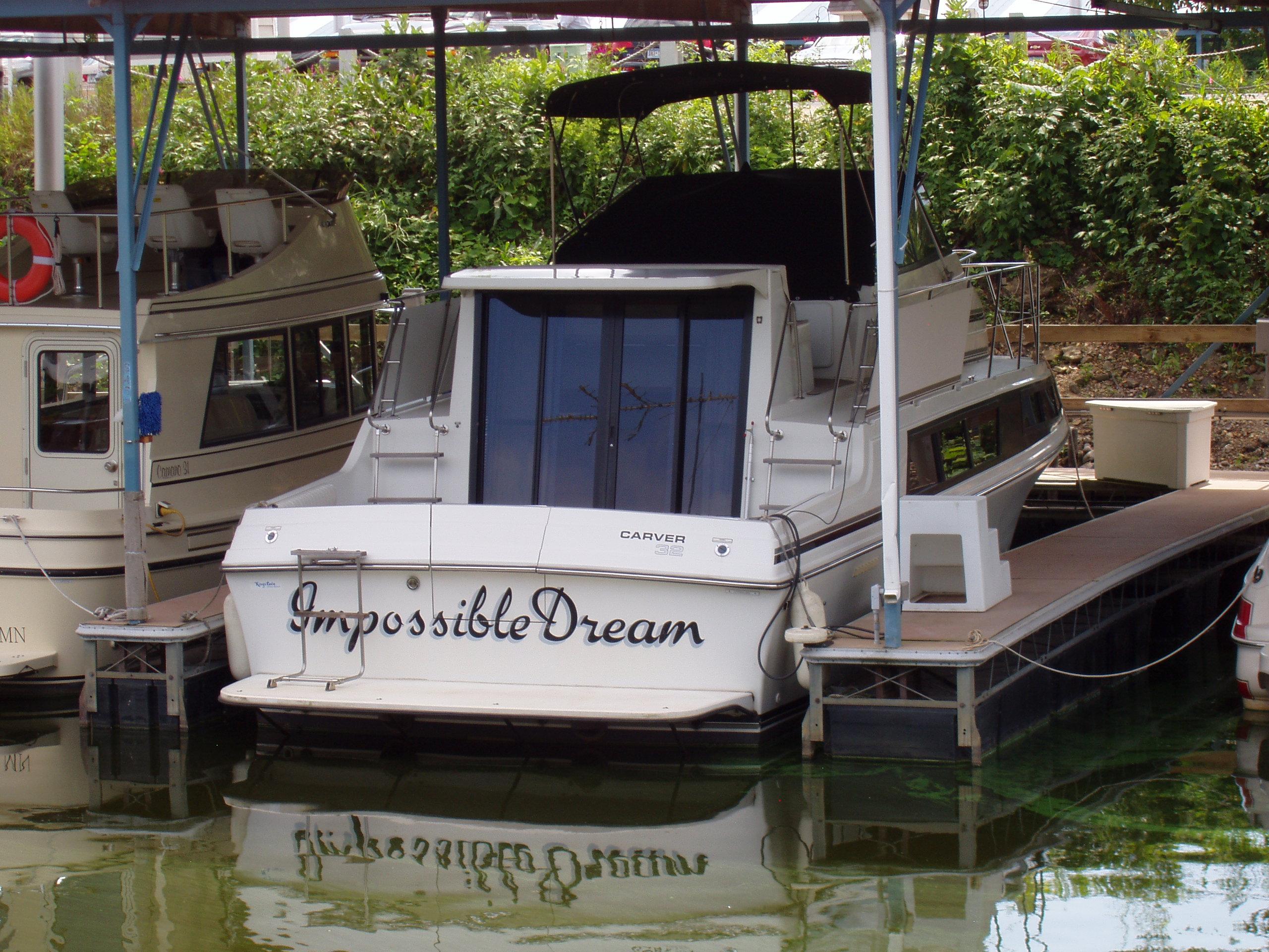 1990 Carver 32 Mariner