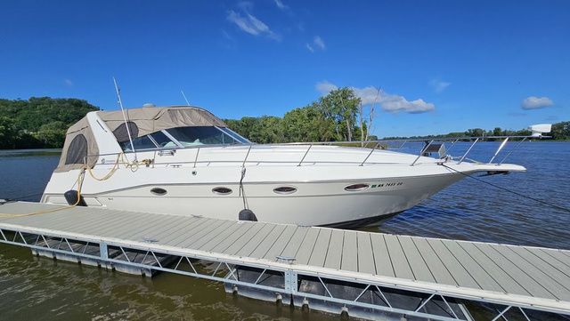 1995 Cruisers Yachts 3775 Esprit - 2