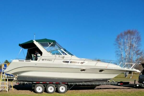 1989 Cruisers Yachts Esprit 3270