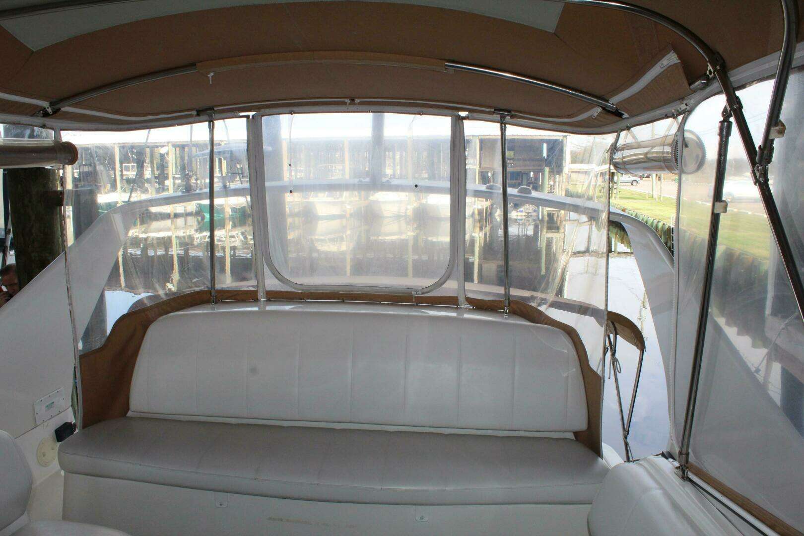 2004 Carver 360 Mariner - Image 5
