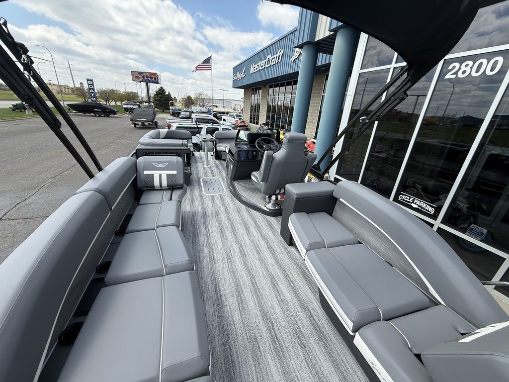 2026 Bennington 24 M Sport Lounge - 26