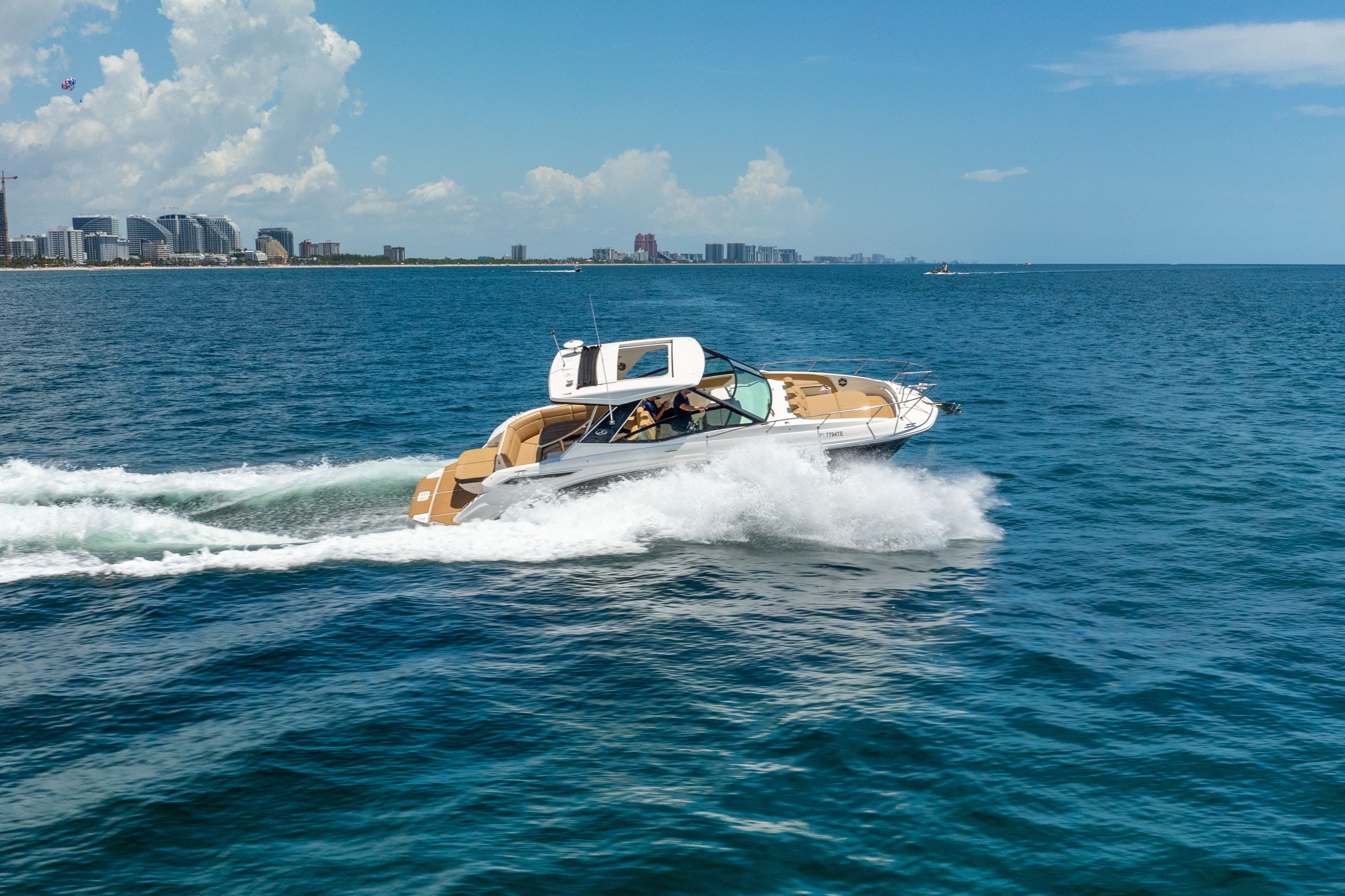 2020 Sea Ray Sundancer 320 - 11