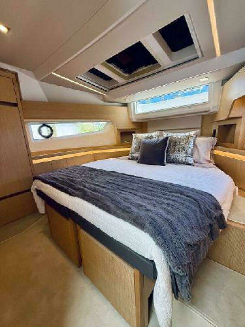 2019 Sealine F430 - Image 30