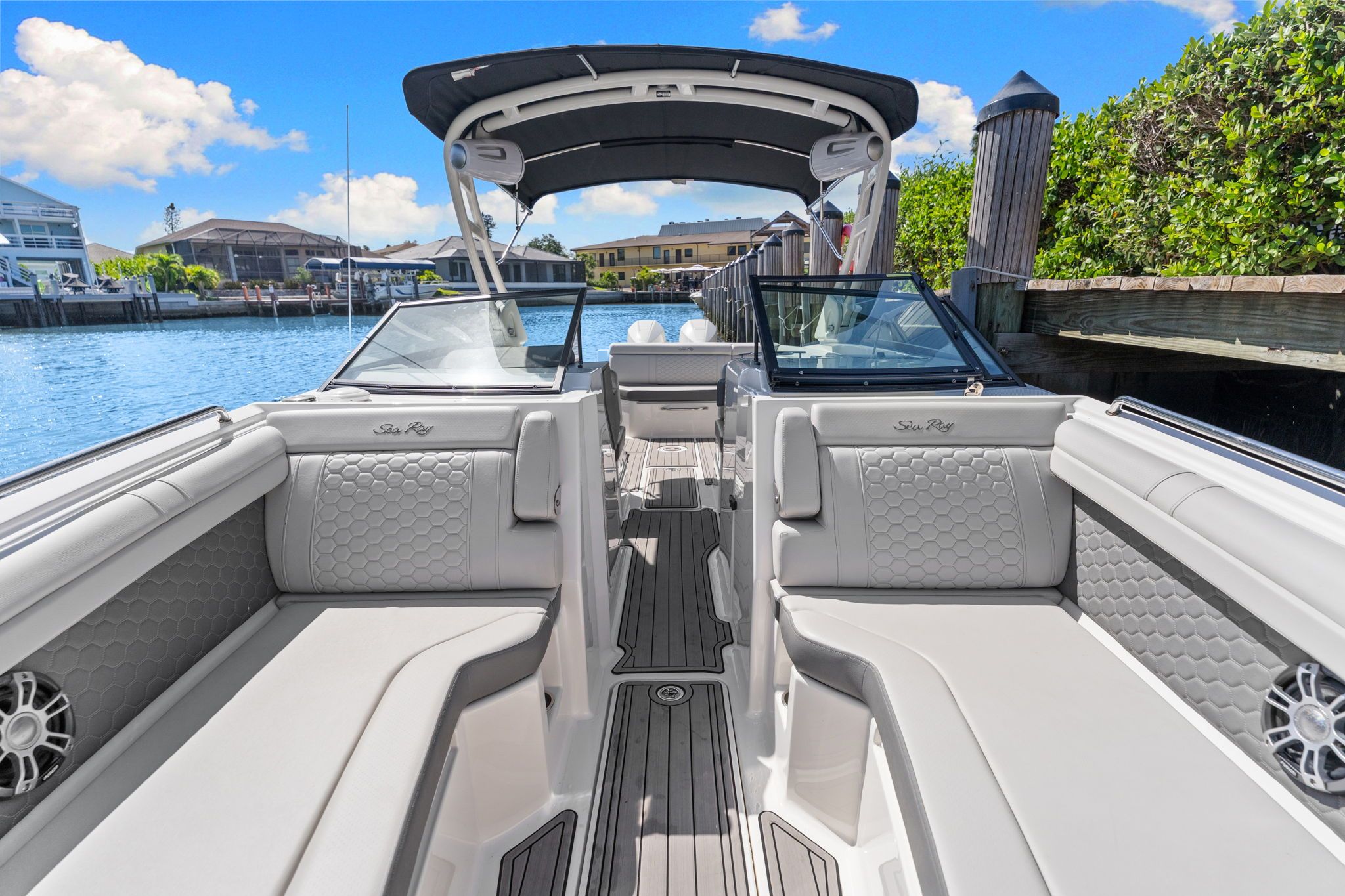2023 Sea Ray SDX 290 Outboard - 13