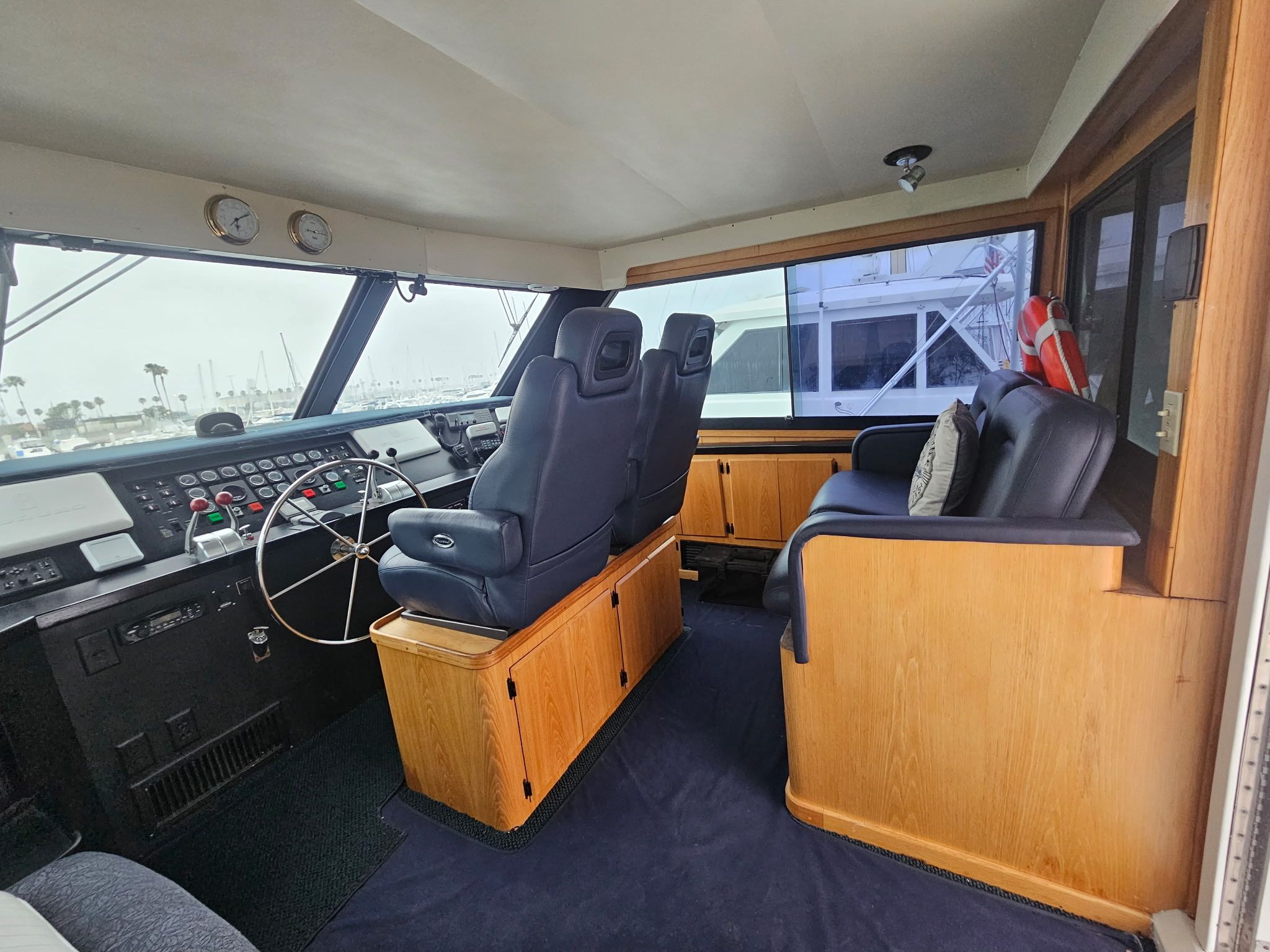 1988 Hatteras 65 Sportfisher - 39