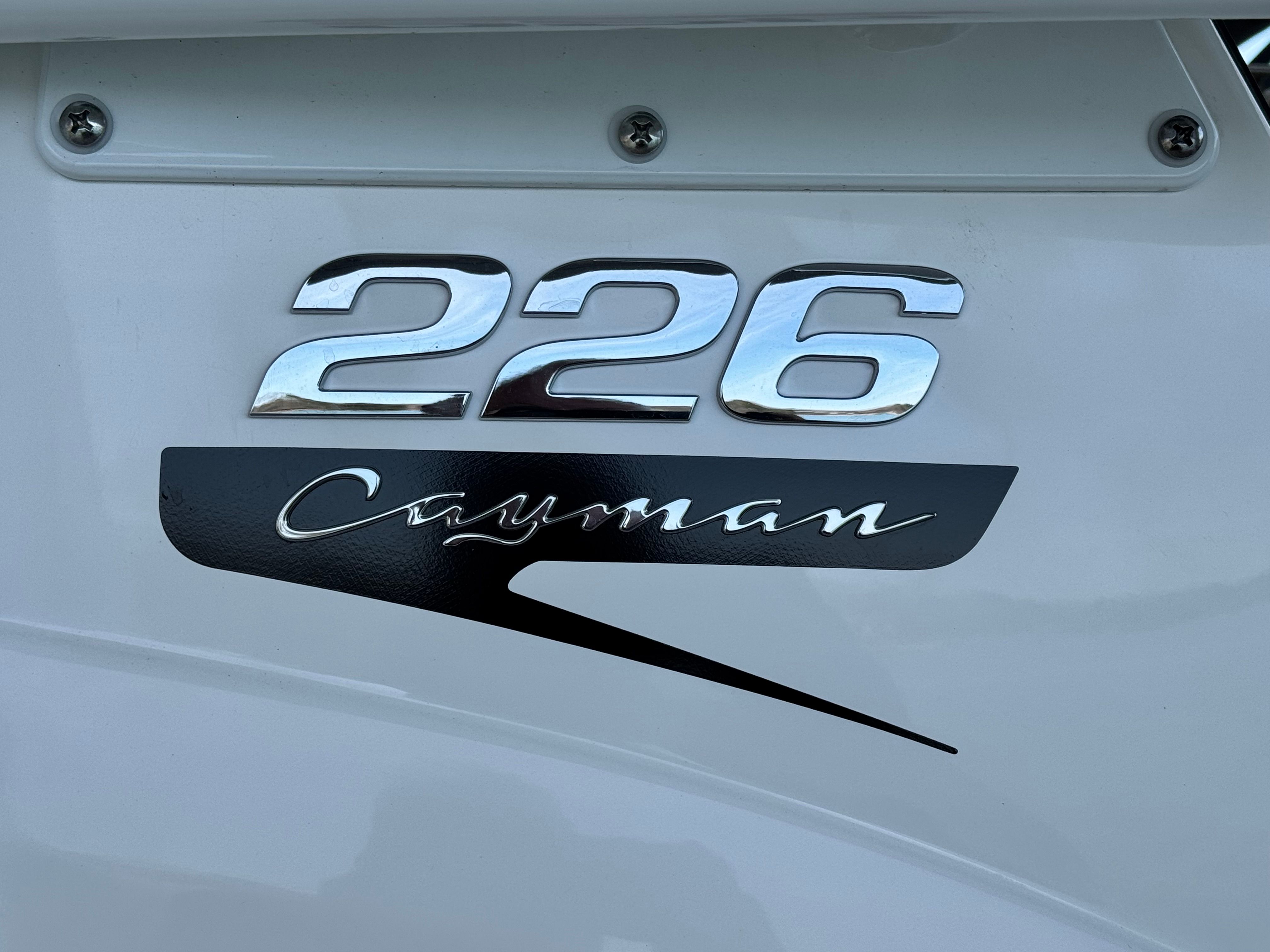 2026 Robalo 226 - 2