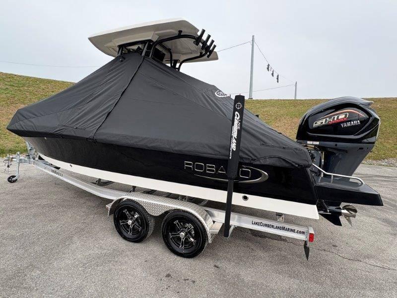2025 Robalo 226 Cayman - 103