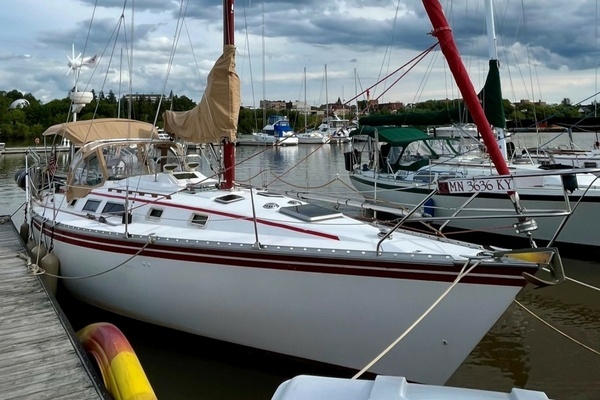 1983 Hunter 34