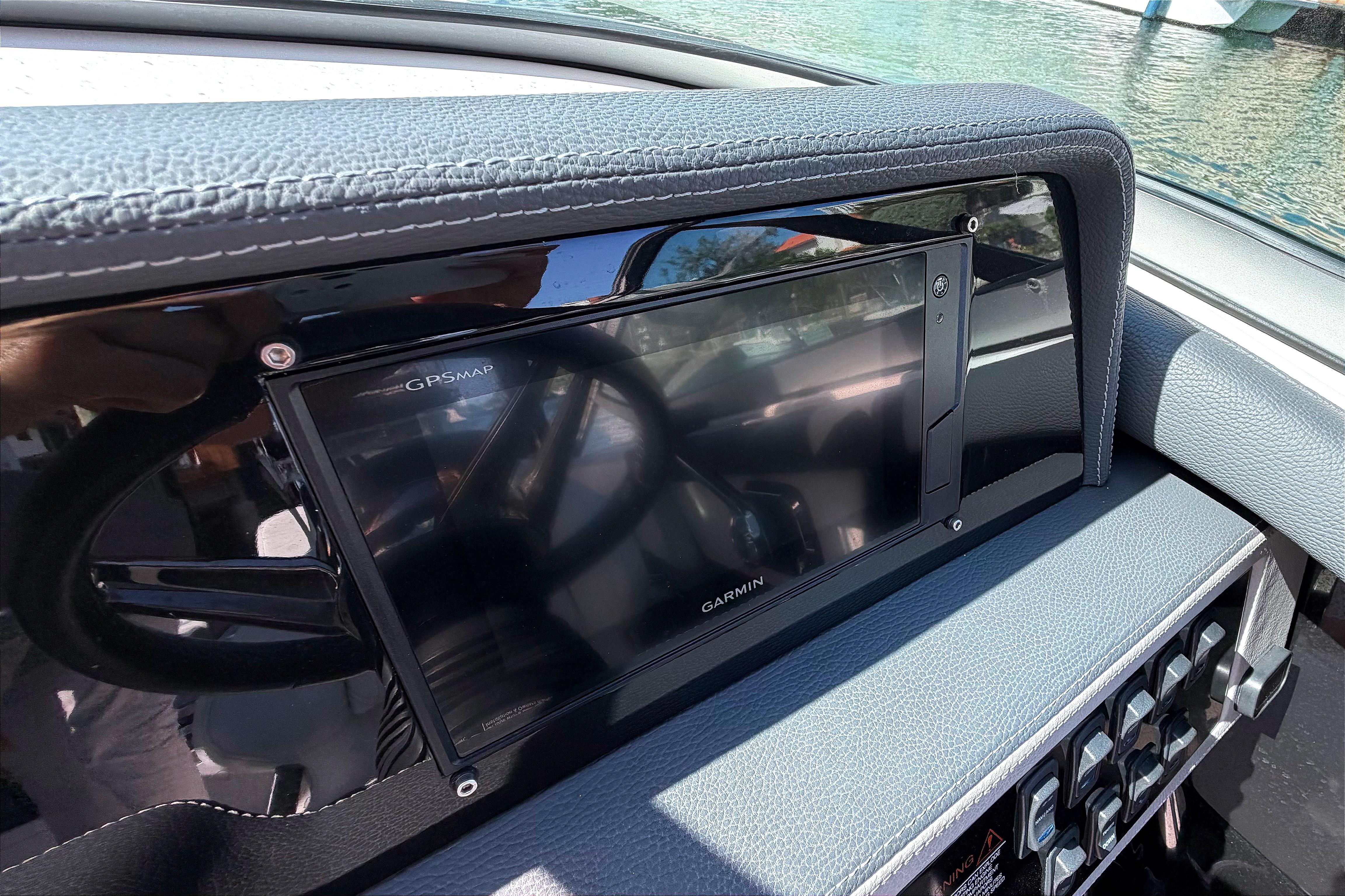 2020 Regal 2300 Bowrider dashboard with Garmin GPSMAP display.