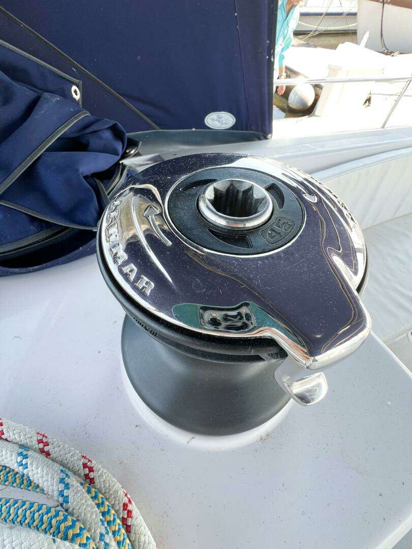 2019 Catalina 425 - Image 11